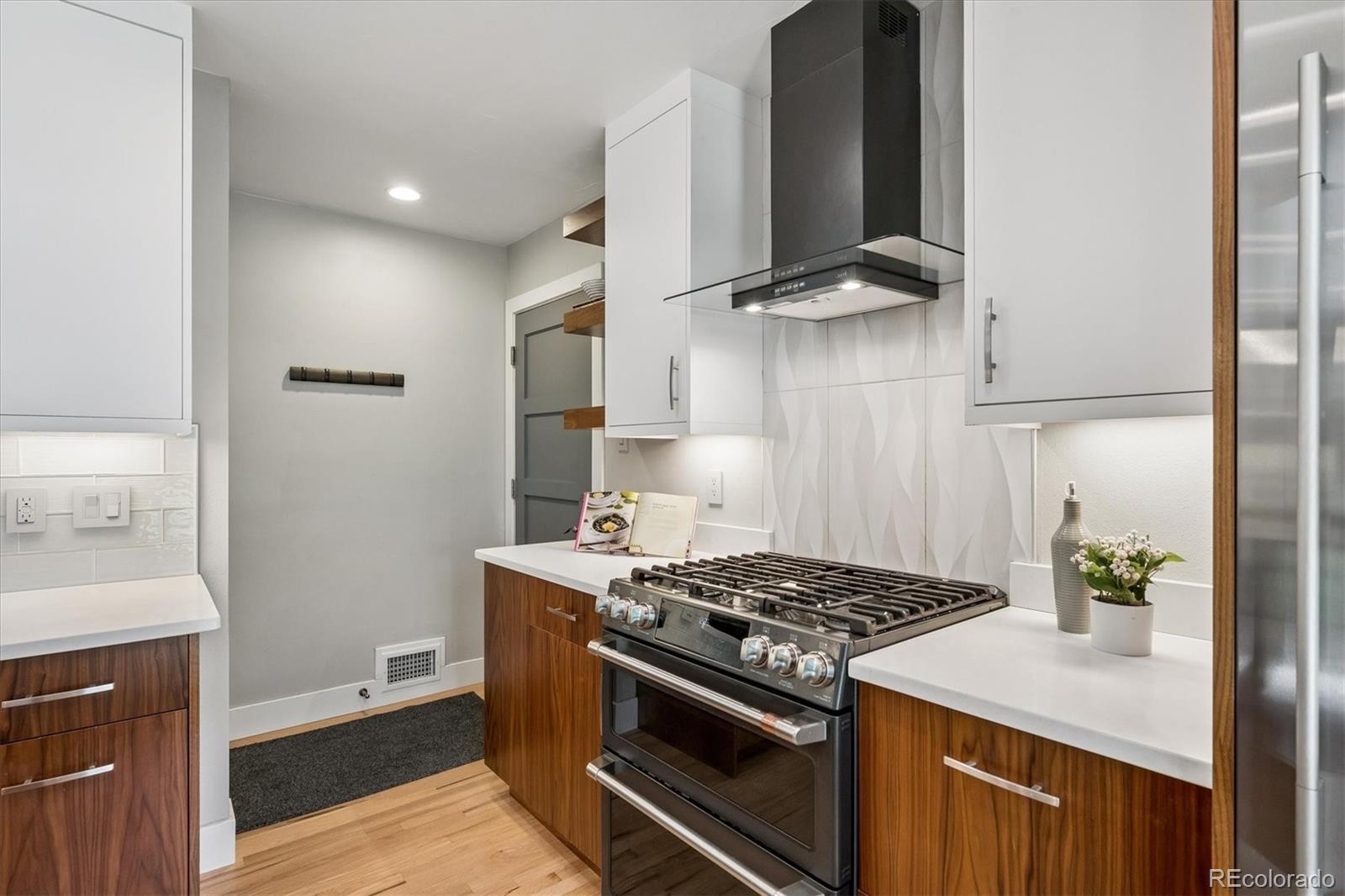 MLS Image #20 for 8268 e lehigh drive,denver, Colorado