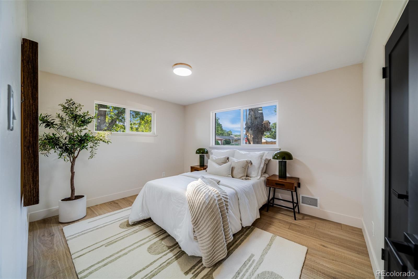 MLS Image #15 for 5594 w iowa avenue,denver, Colorado