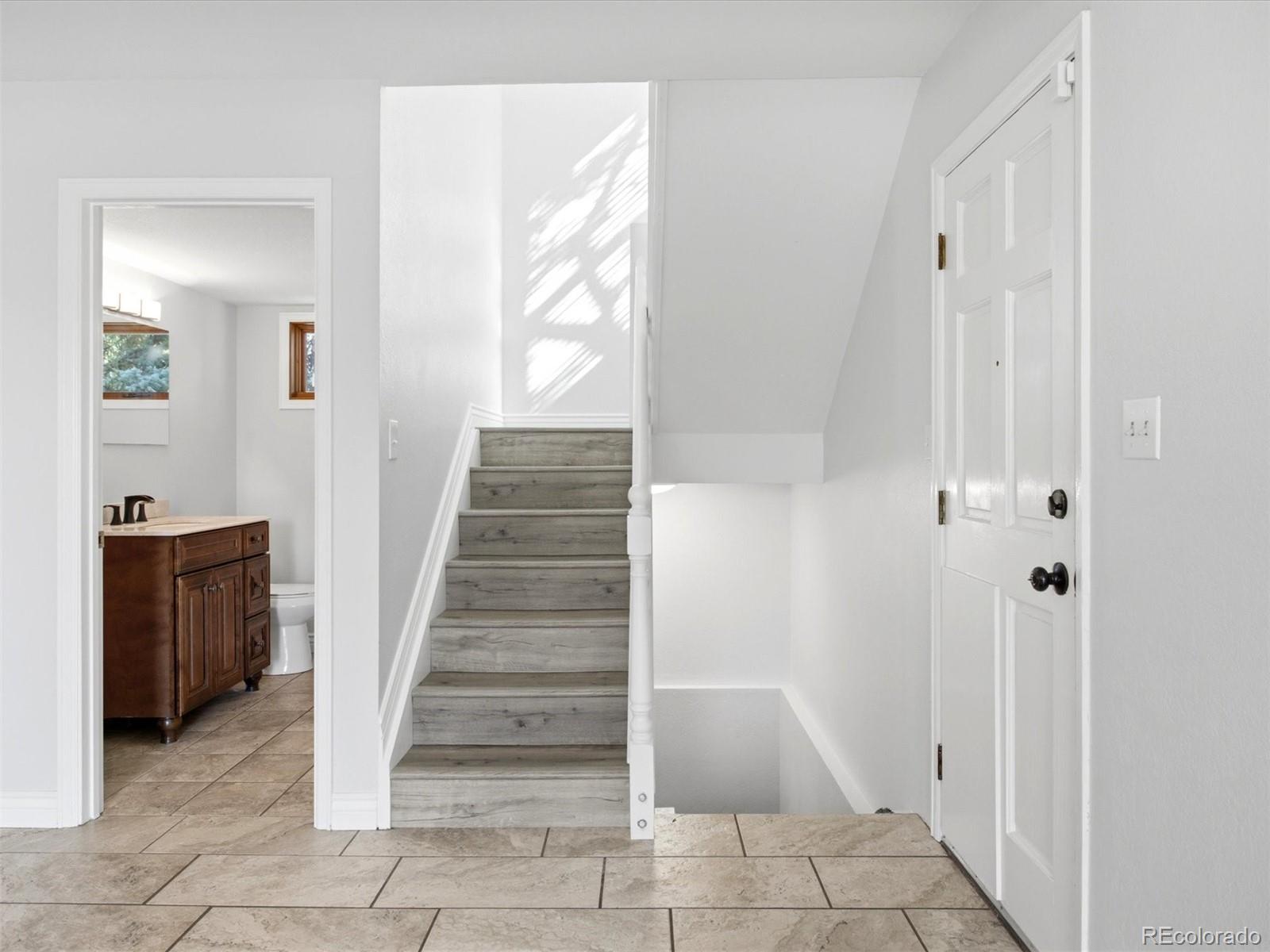 MLS Image #13 for 8074 w brook drive,littleton, Colorado