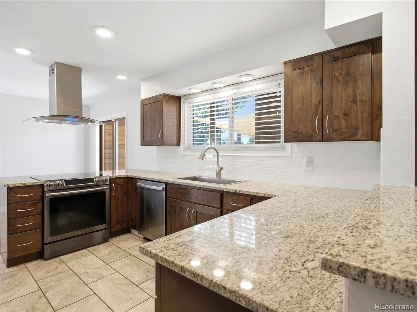 MLS Image #3 for 8074 w brook drive,littleton, Colorado