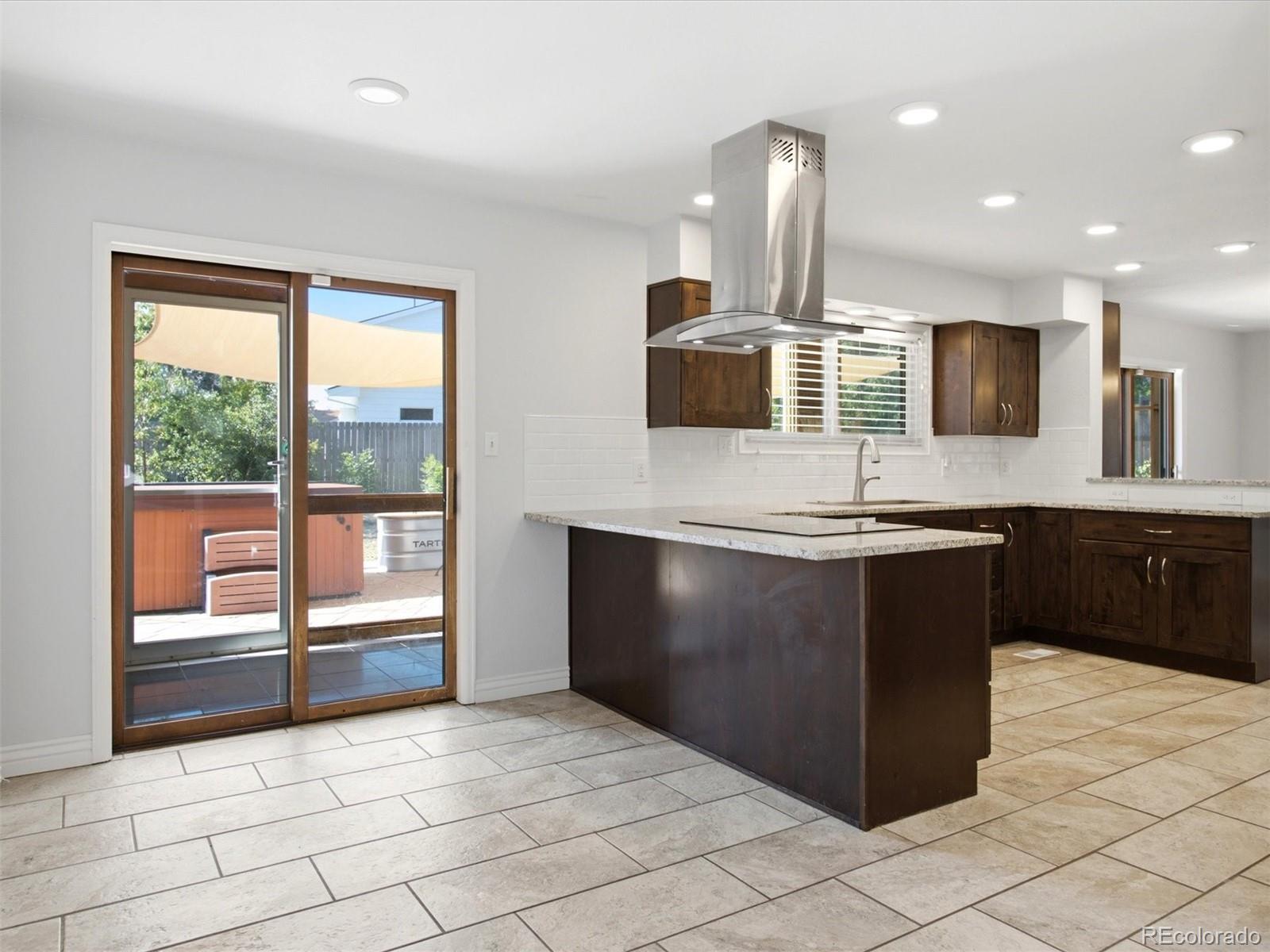 MLS Image #5 for 8074 w brook drive,littleton, Colorado