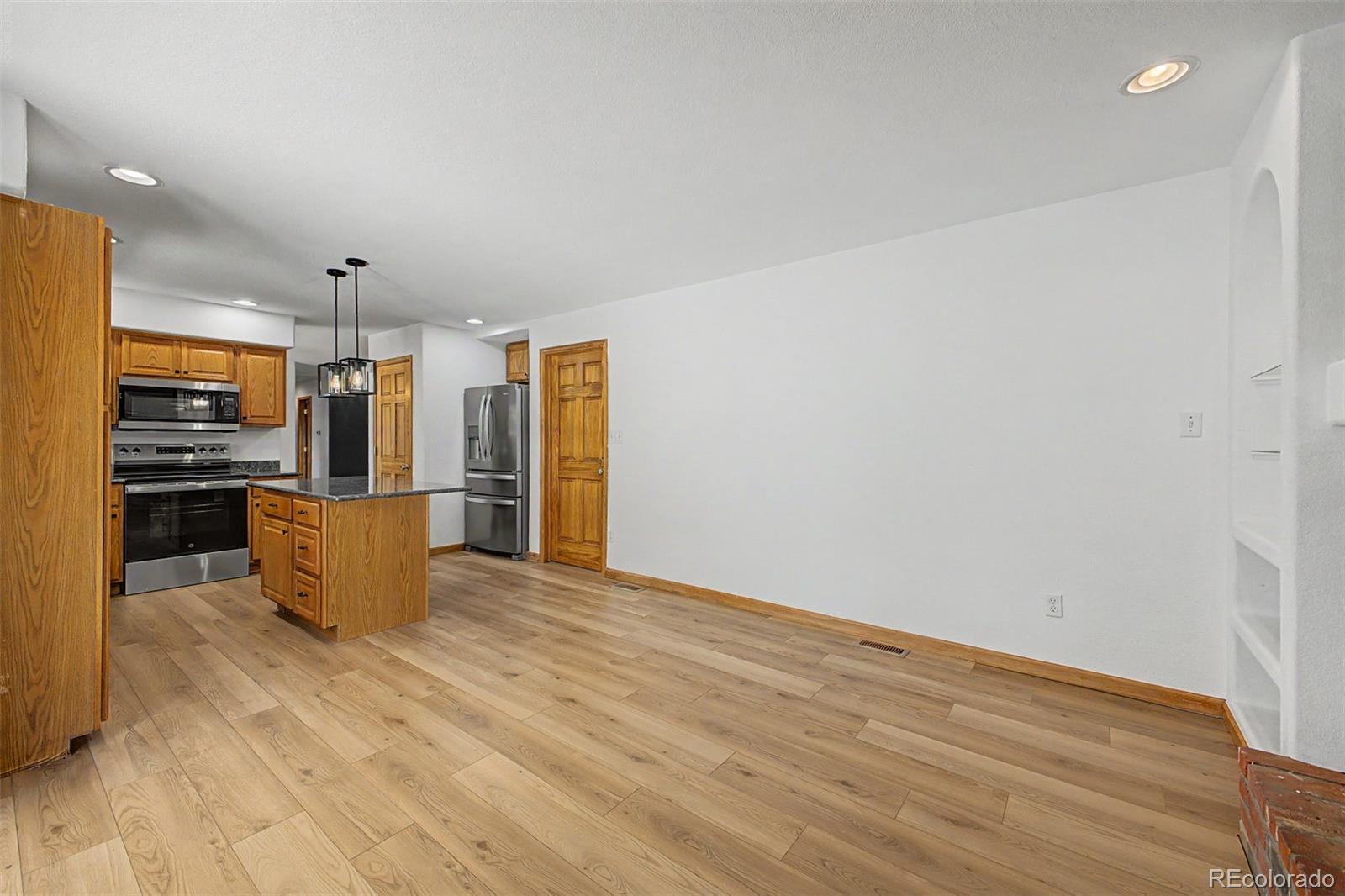 MLS Image #11 for 2111 s kittredge way,aurora, Colorado