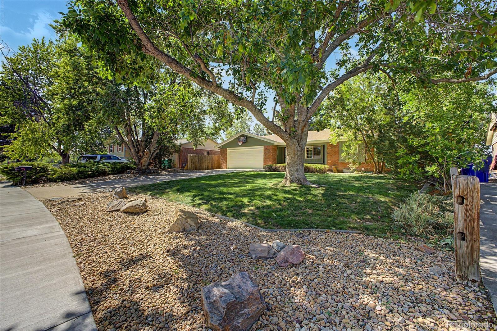 MLS Image #2 for 2111 s kittredge way,aurora, Colorado