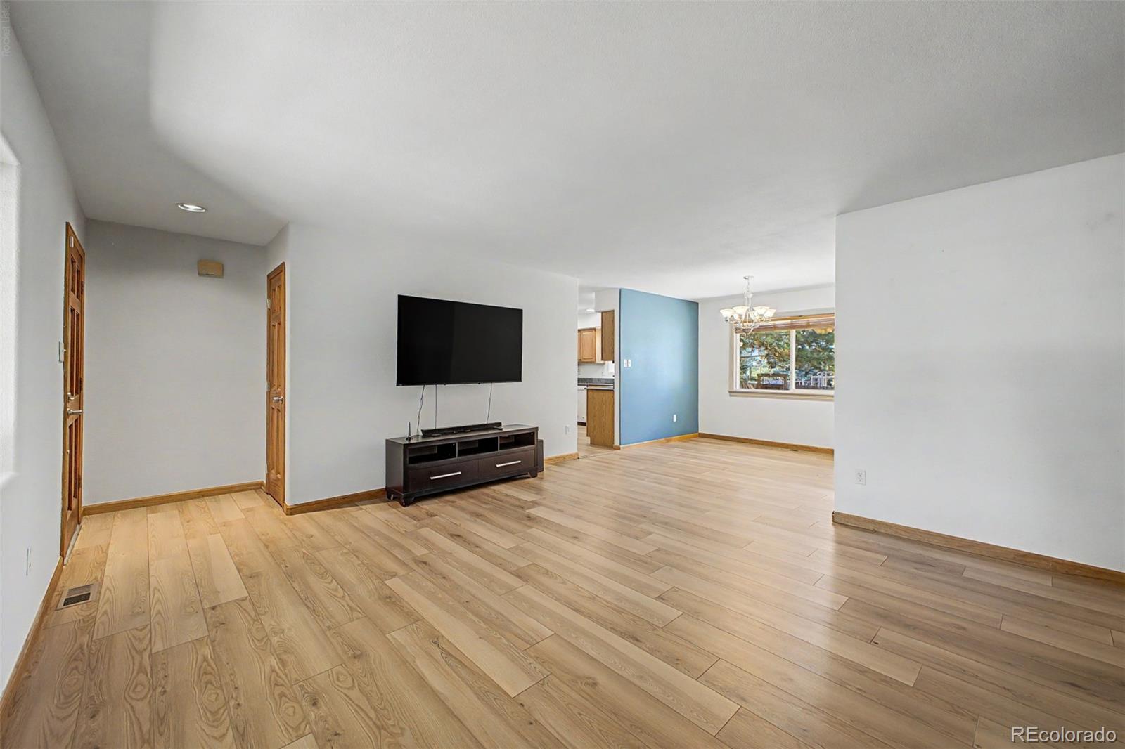MLS Image #5 for 2111 s kittredge way,aurora, Colorado