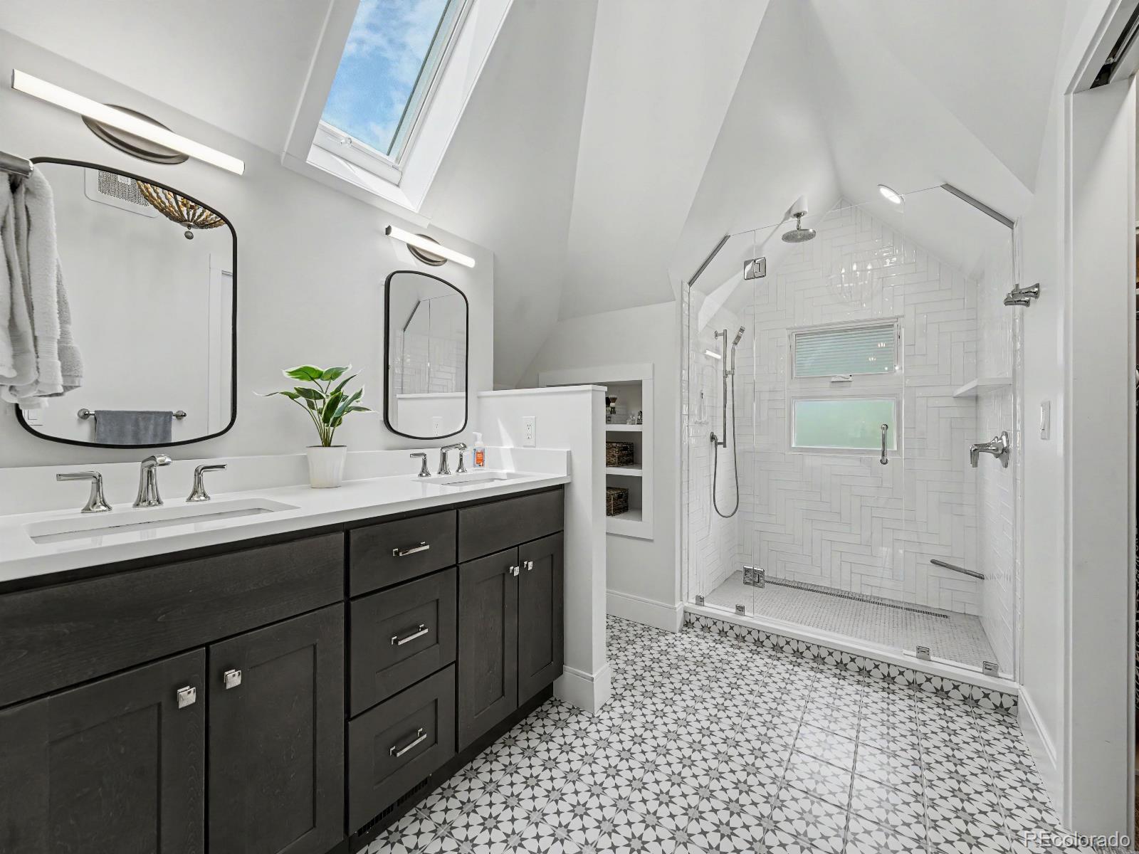 MLS Image #18 for 2635 n race street,denver, Colorado