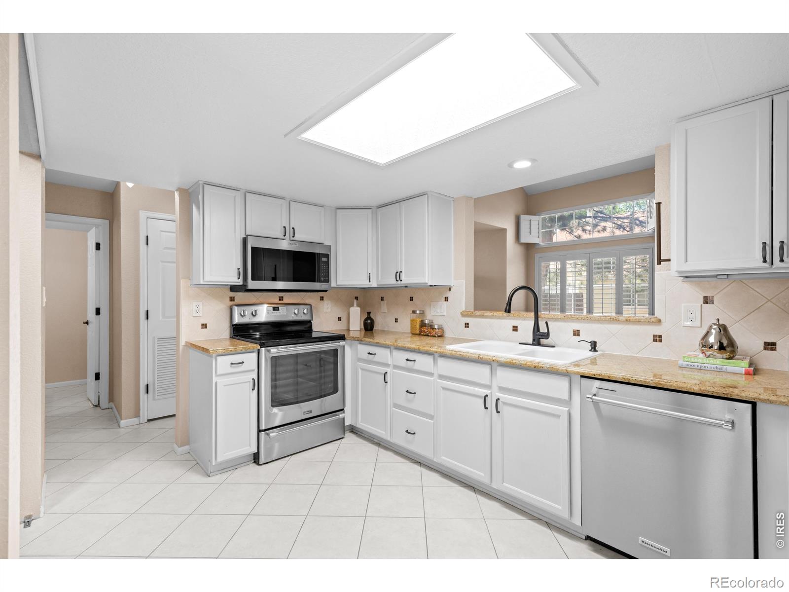 MLS Image #10 for 6465  yank court b,arvada, Colorado