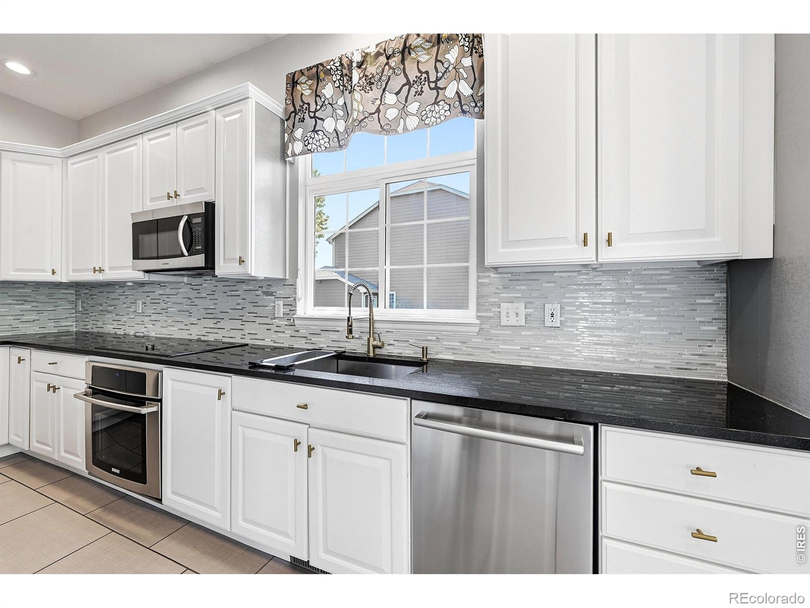 MLS Image #14 for 2073  river west drive,windsor, Colorado
