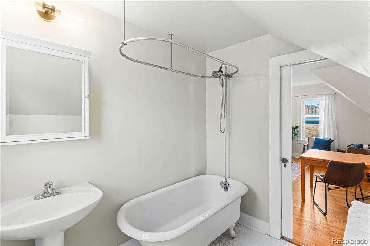 MLS Image #20 for 841 n emerson street 3,denver, Colorado