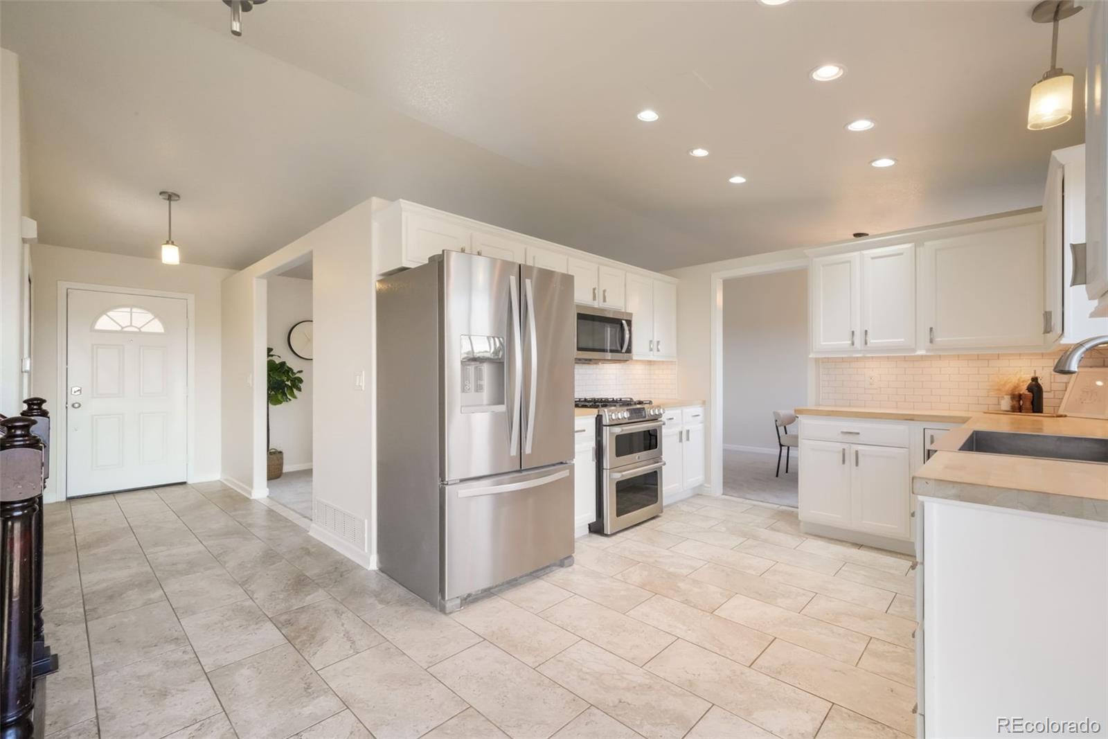 MLS Image #15 for 7106  lone eagle lane,colorado springs, Colorado