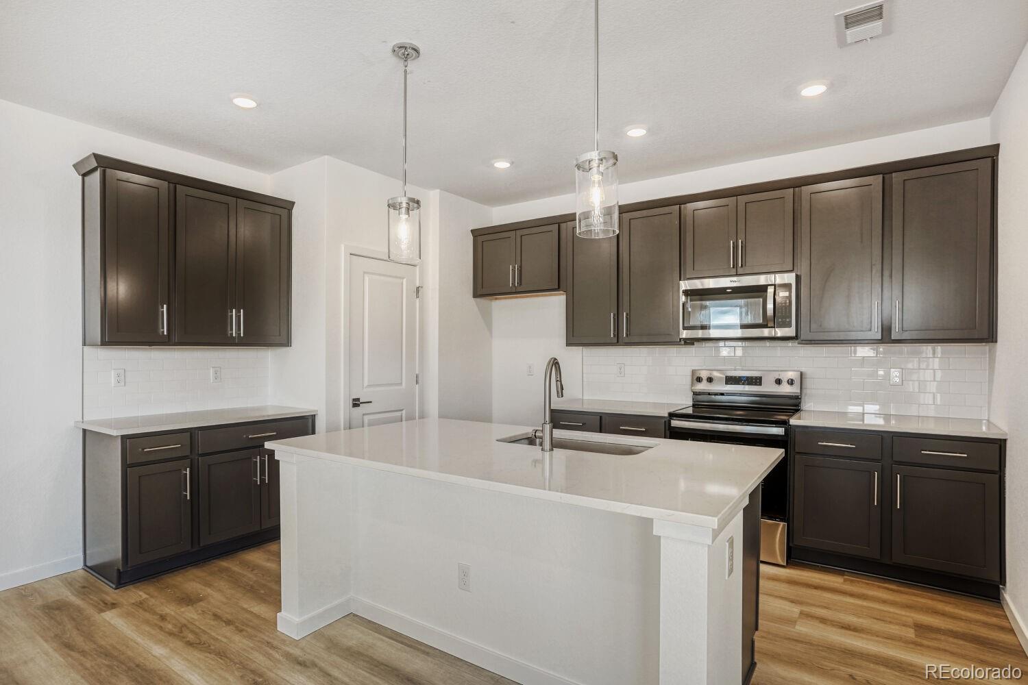 MLS Image #1 for 54933 e 28th place,strasburg, Colorado