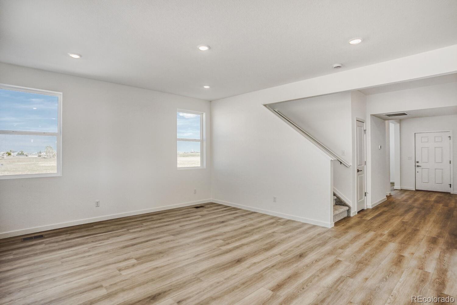MLS Image #12 for 54933 e 28th place,strasburg, Colorado