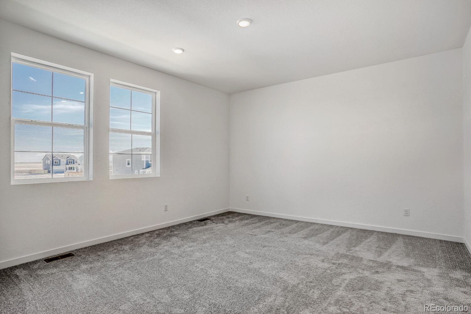 MLS Image #15 for 54933 e 28th place,strasburg, Colorado
