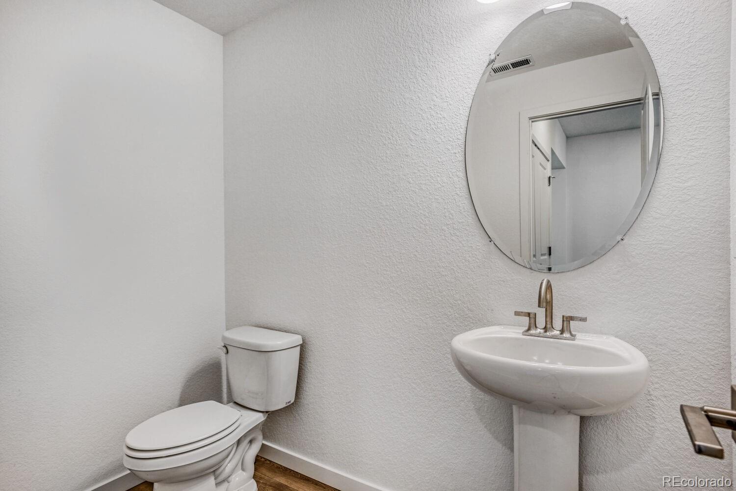 MLS Image #16 for 54933 e 28th place,strasburg, Colorado