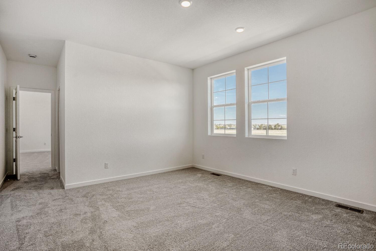 MLS Image #17 for 54933 e 28th place,strasburg, Colorado