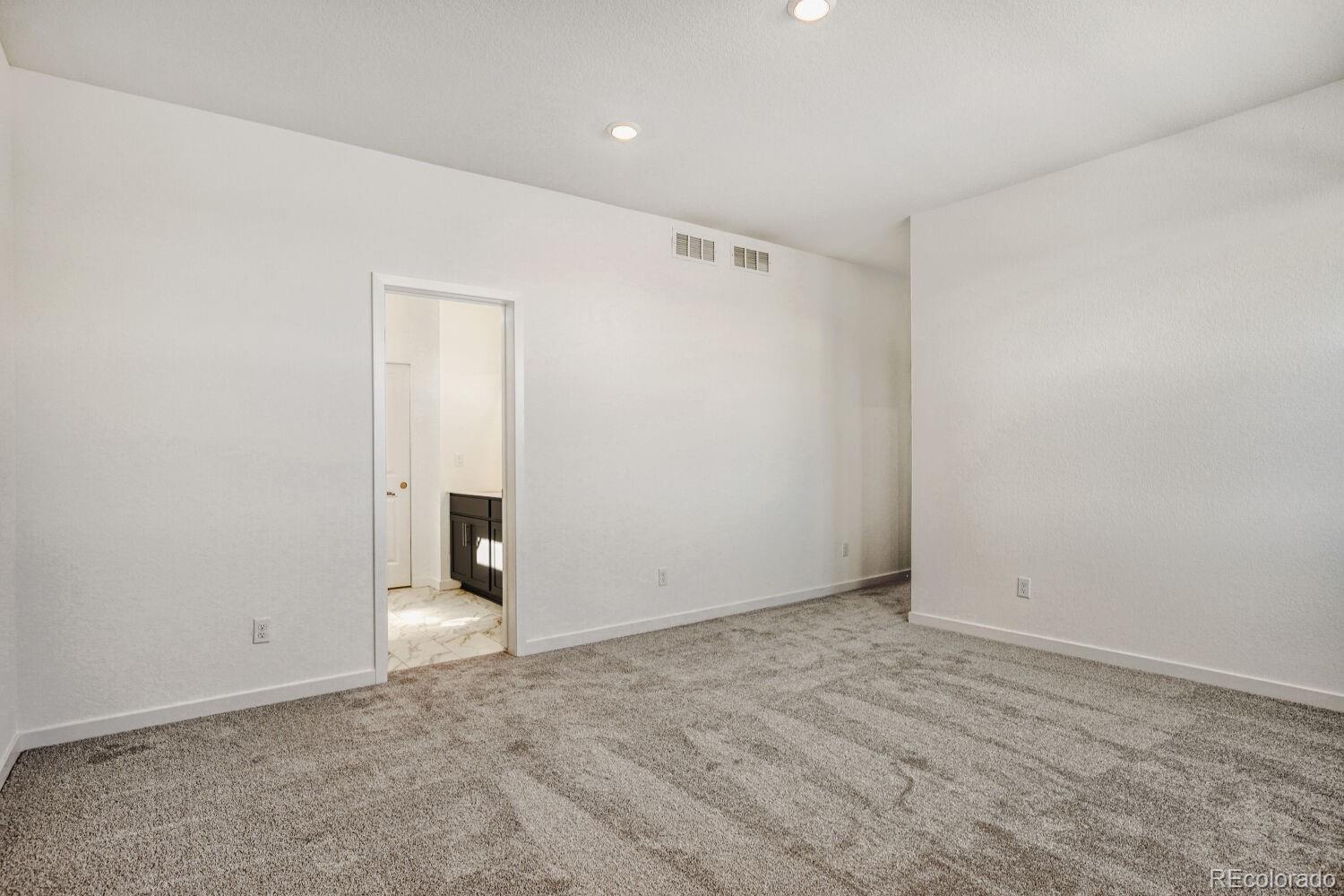 MLS Image #18 for 54933 e 28th place,strasburg, Colorado