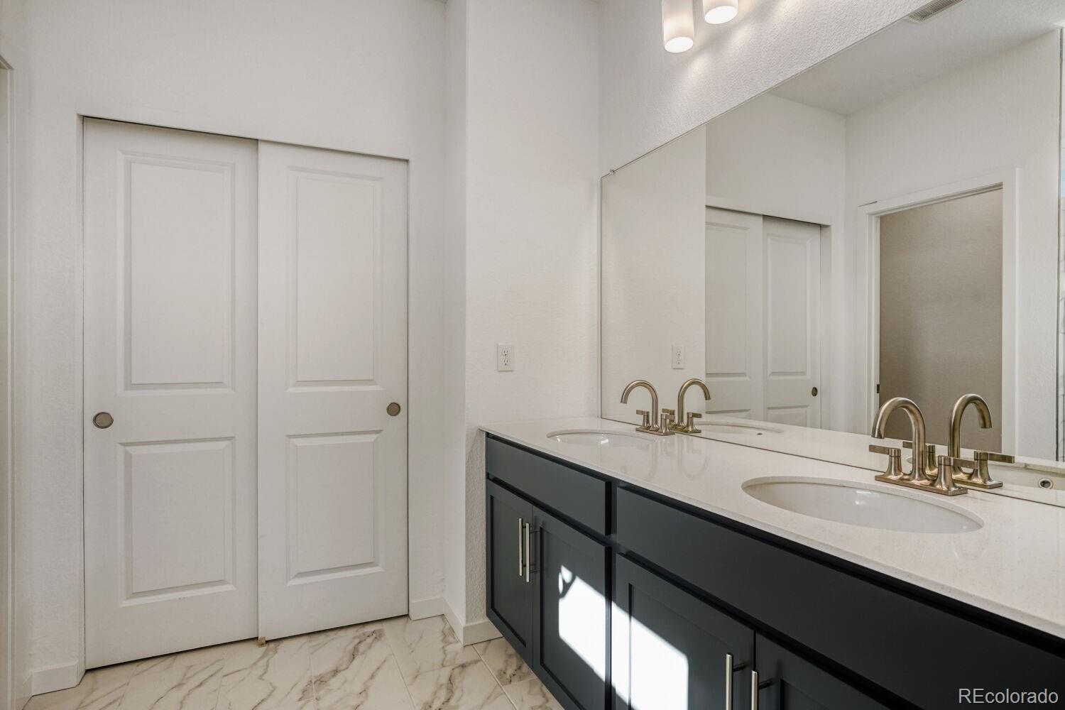 MLS Image #20 for 54933 e 28th place,strasburg, Colorado