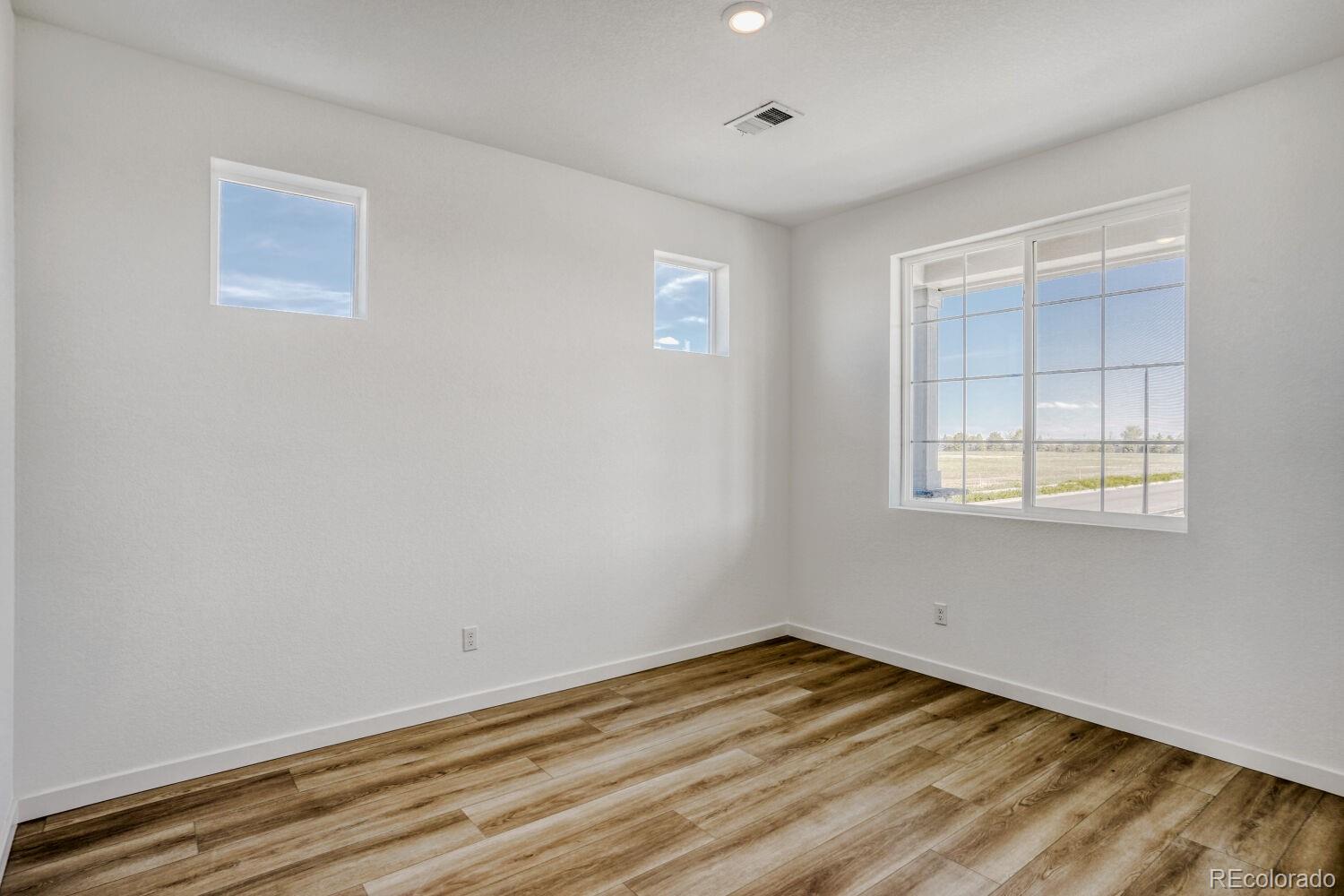 MLS Image #21 for 54933 e 28th place,strasburg, Colorado