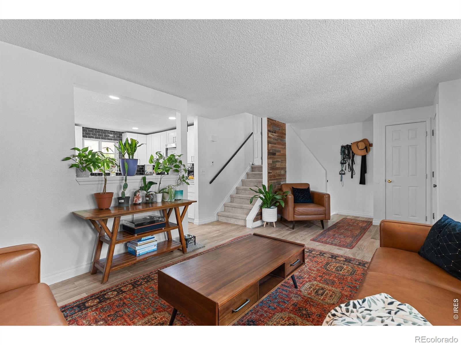 MLS Image #10 for 927 e 4th avenue,longmont, Colorado