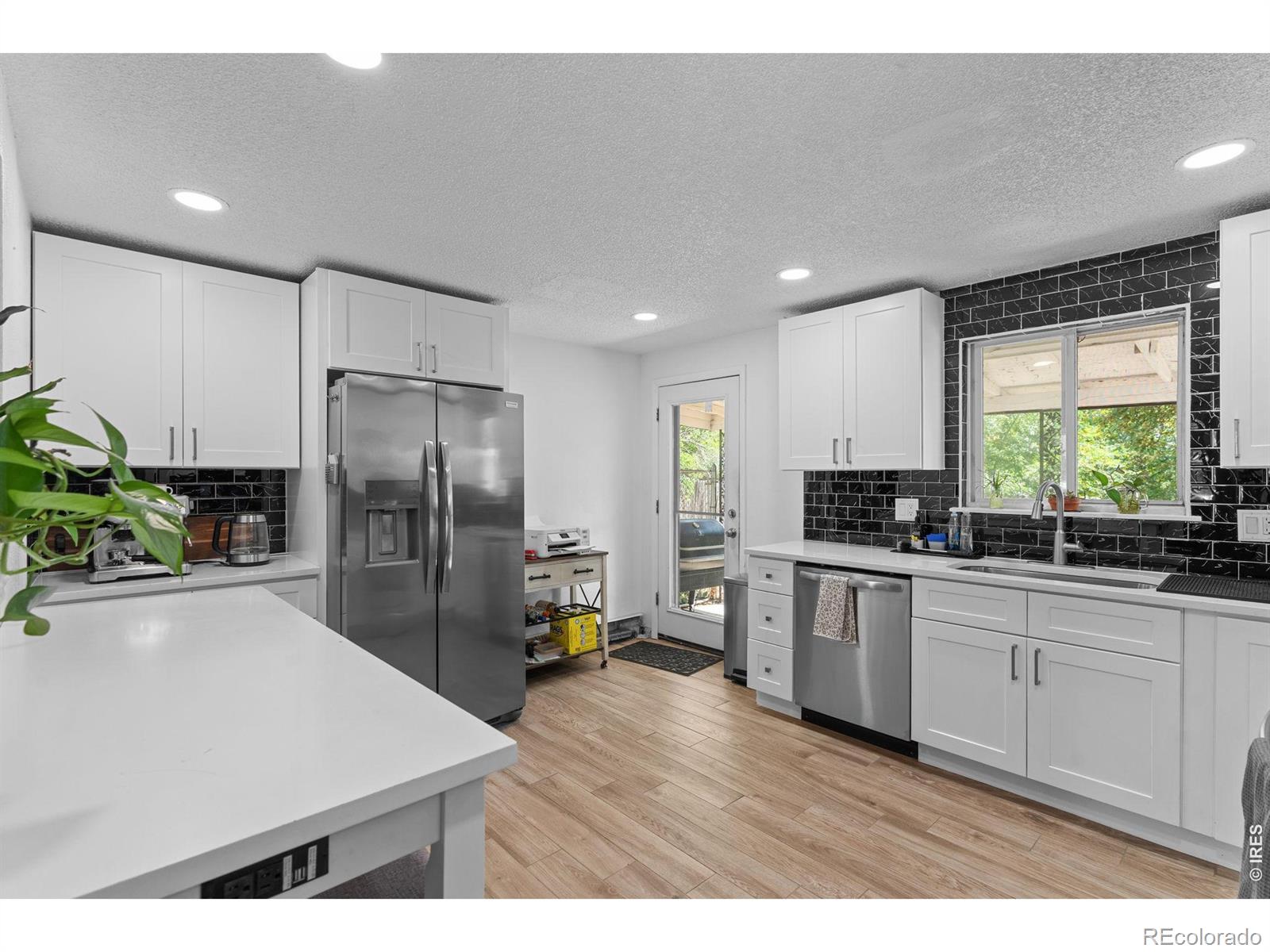 MLS Image #11 for 927 e 4th avenue,longmont, Colorado