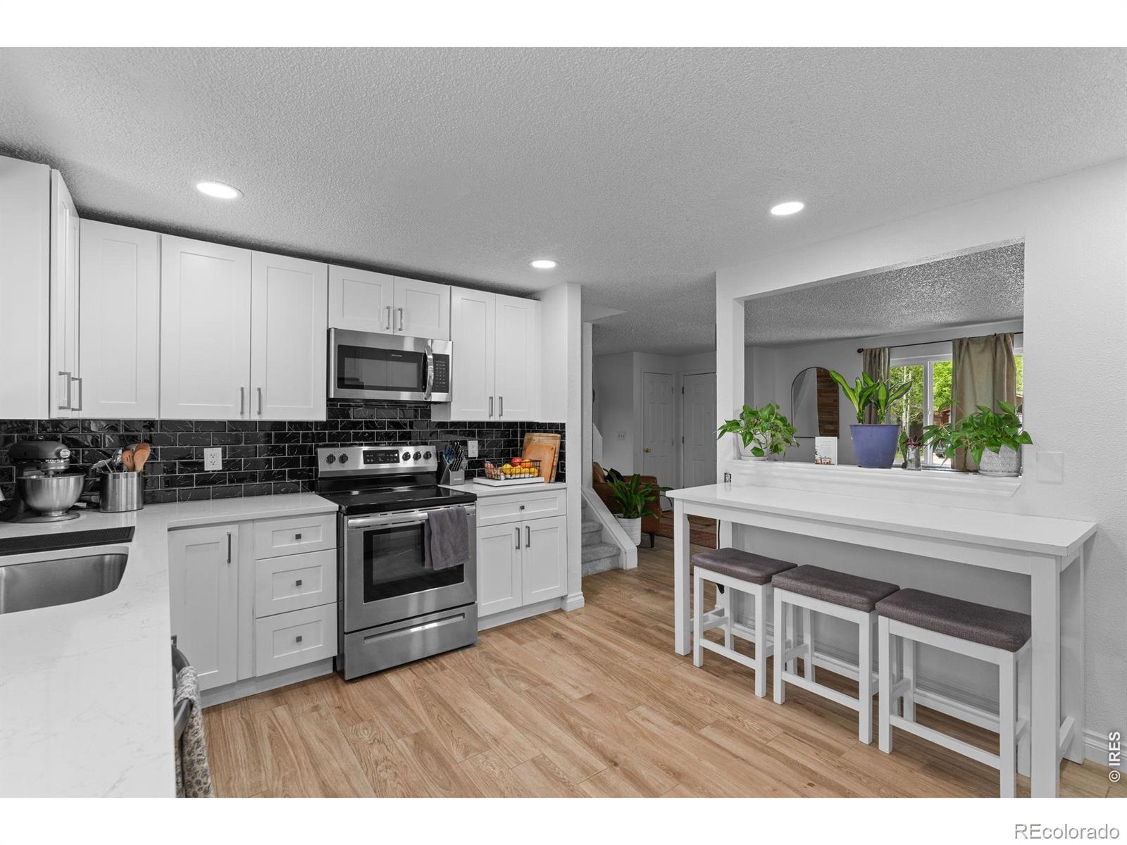 MLS Image #12 for 927 e 4th avenue,longmont, Colorado