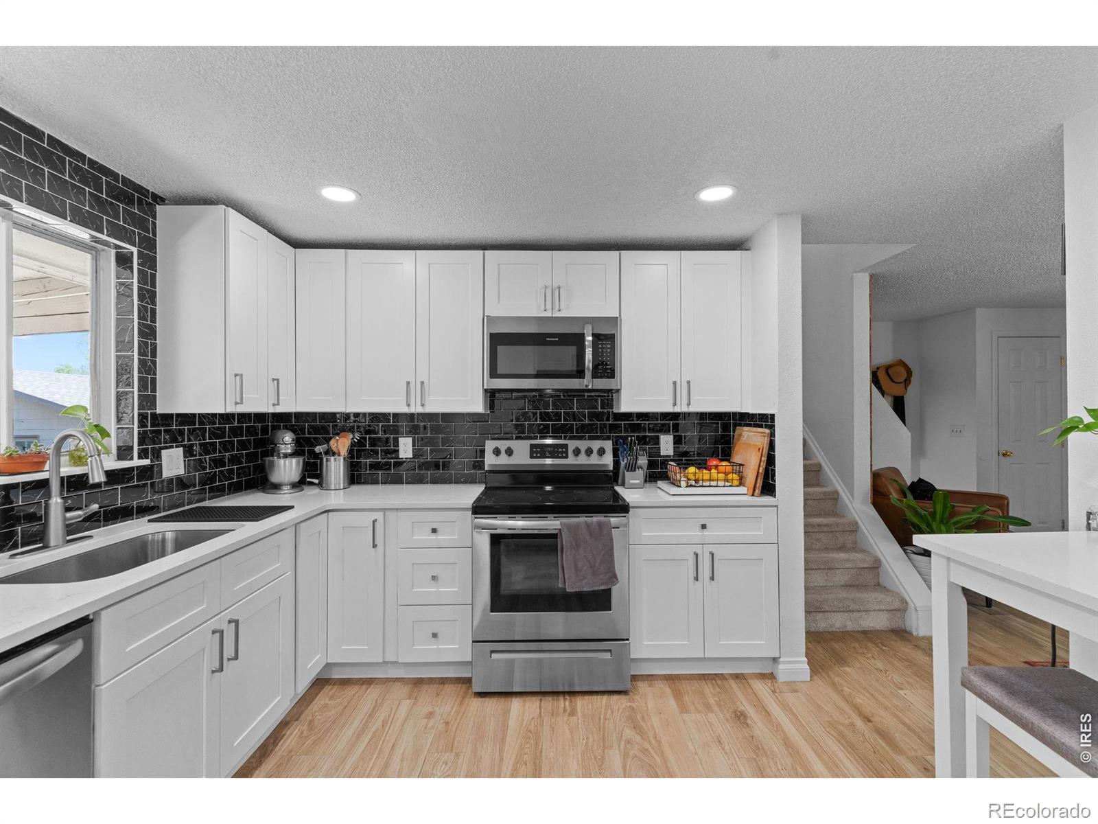 MLS Image #13 for 927 e 4th avenue,longmont, Colorado