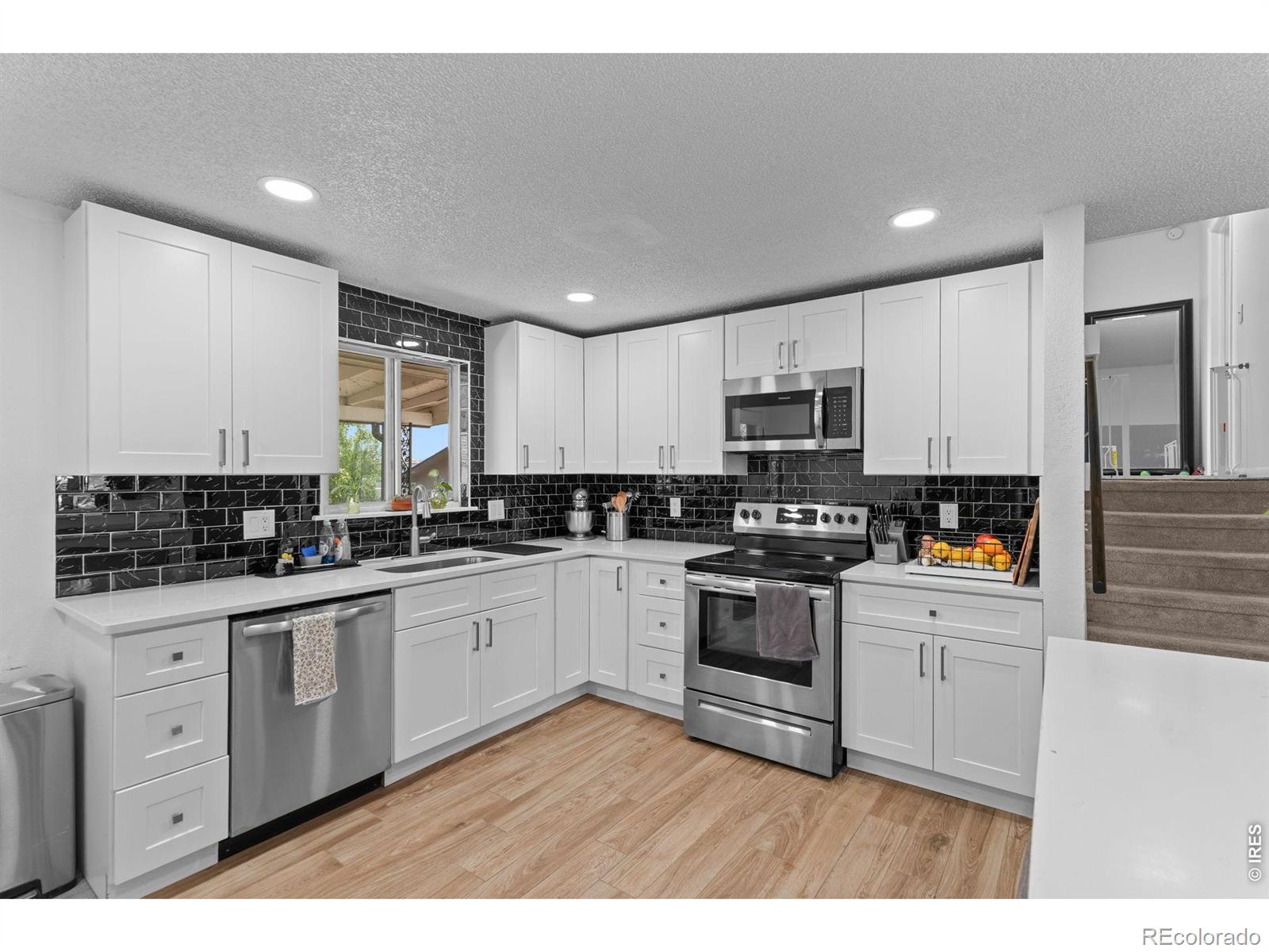 MLS Image #14 for 927 e 4th avenue,longmont, Colorado