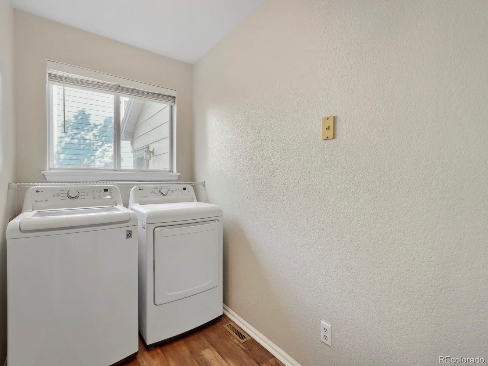 MLS Image #11 for 2238 s waco court,aurora, Colorado