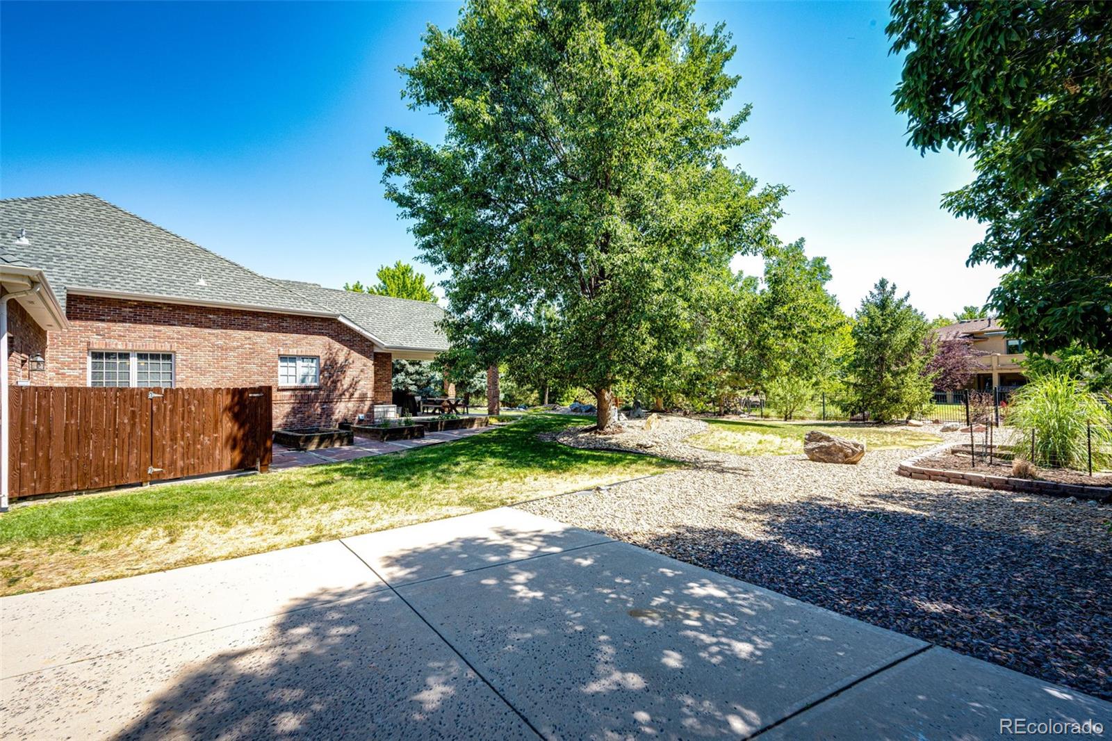 MLS Image #37 for 4238 s dearborn court,aurora, Colorado