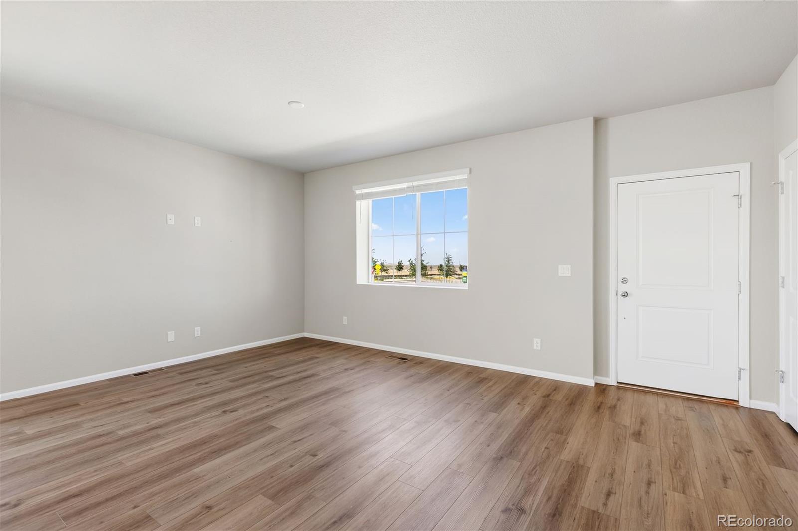 MLS Image #11 for 24116 e 53rd drive,aurora, Colorado