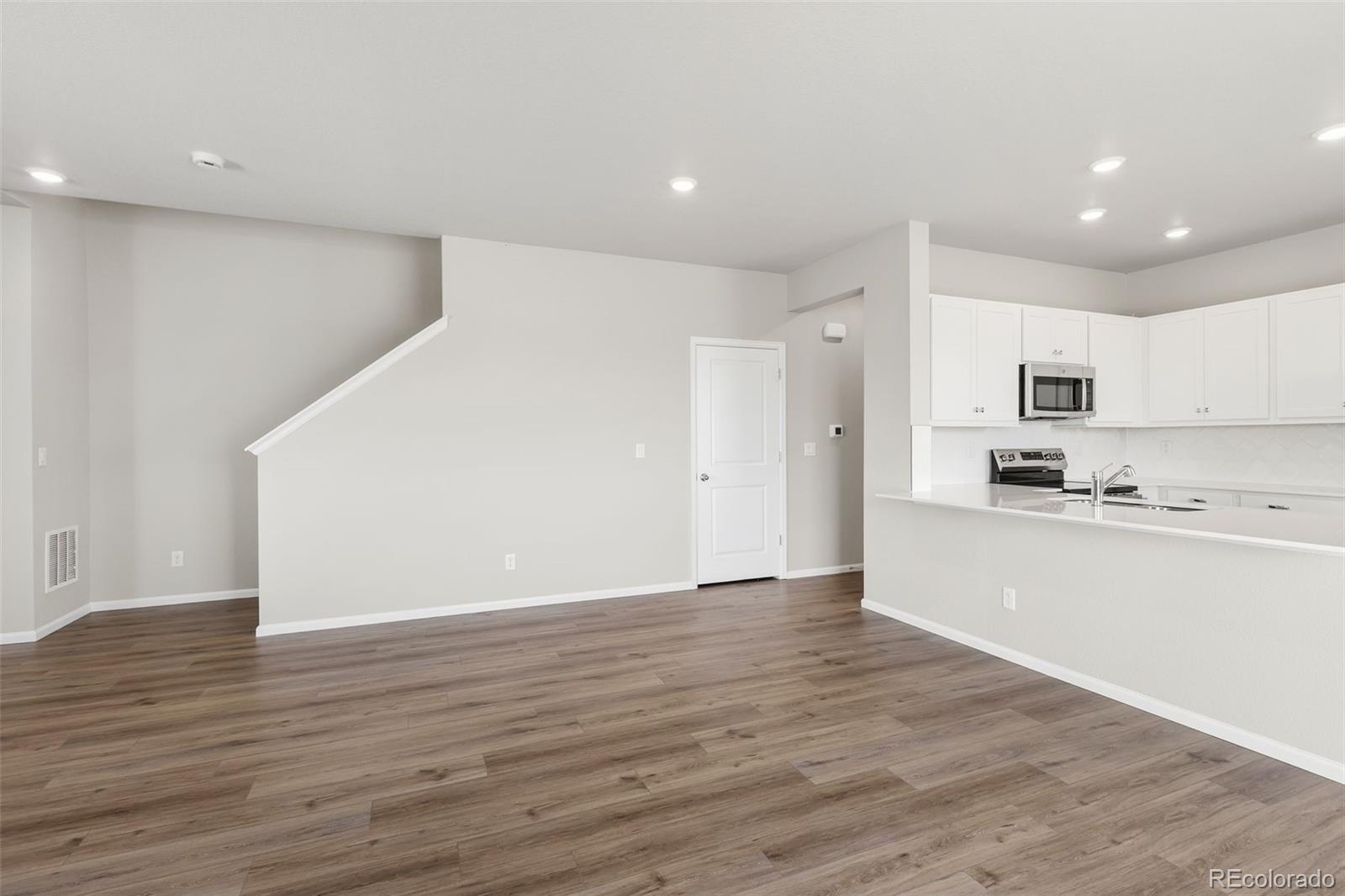 MLS Image #14 for 24116 e 53rd drive,aurora, Colorado