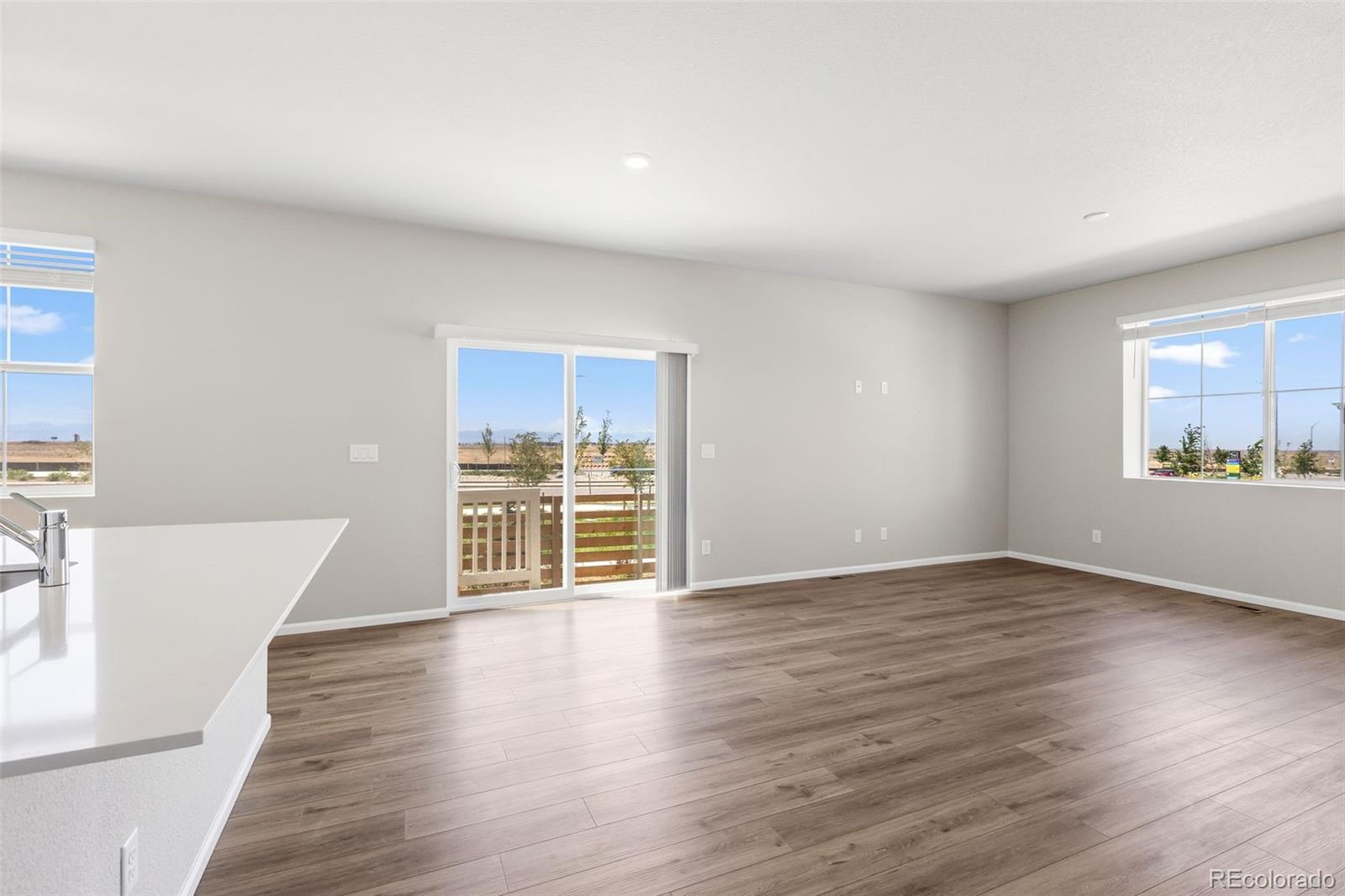 MLS Image #17 for 24116 e 53rd drive,aurora, Colorado