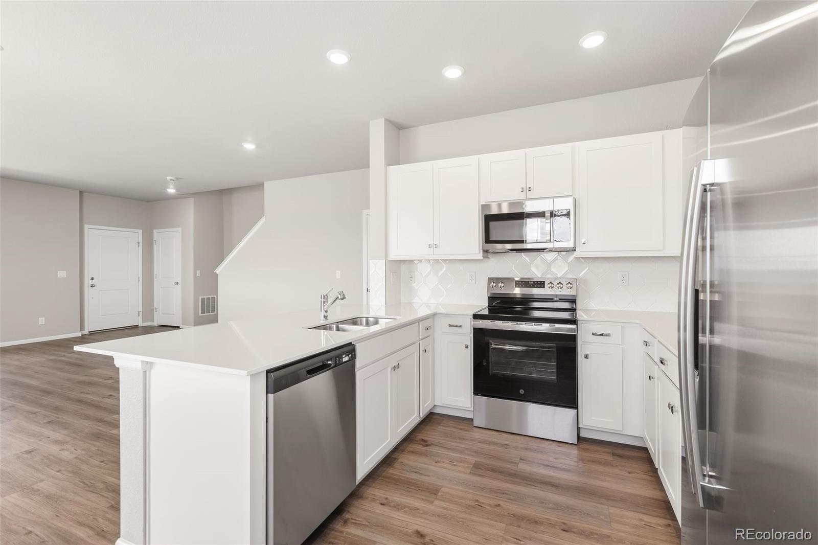 MLS Image #21 for 24116 e 53rd drive,aurora, Colorado