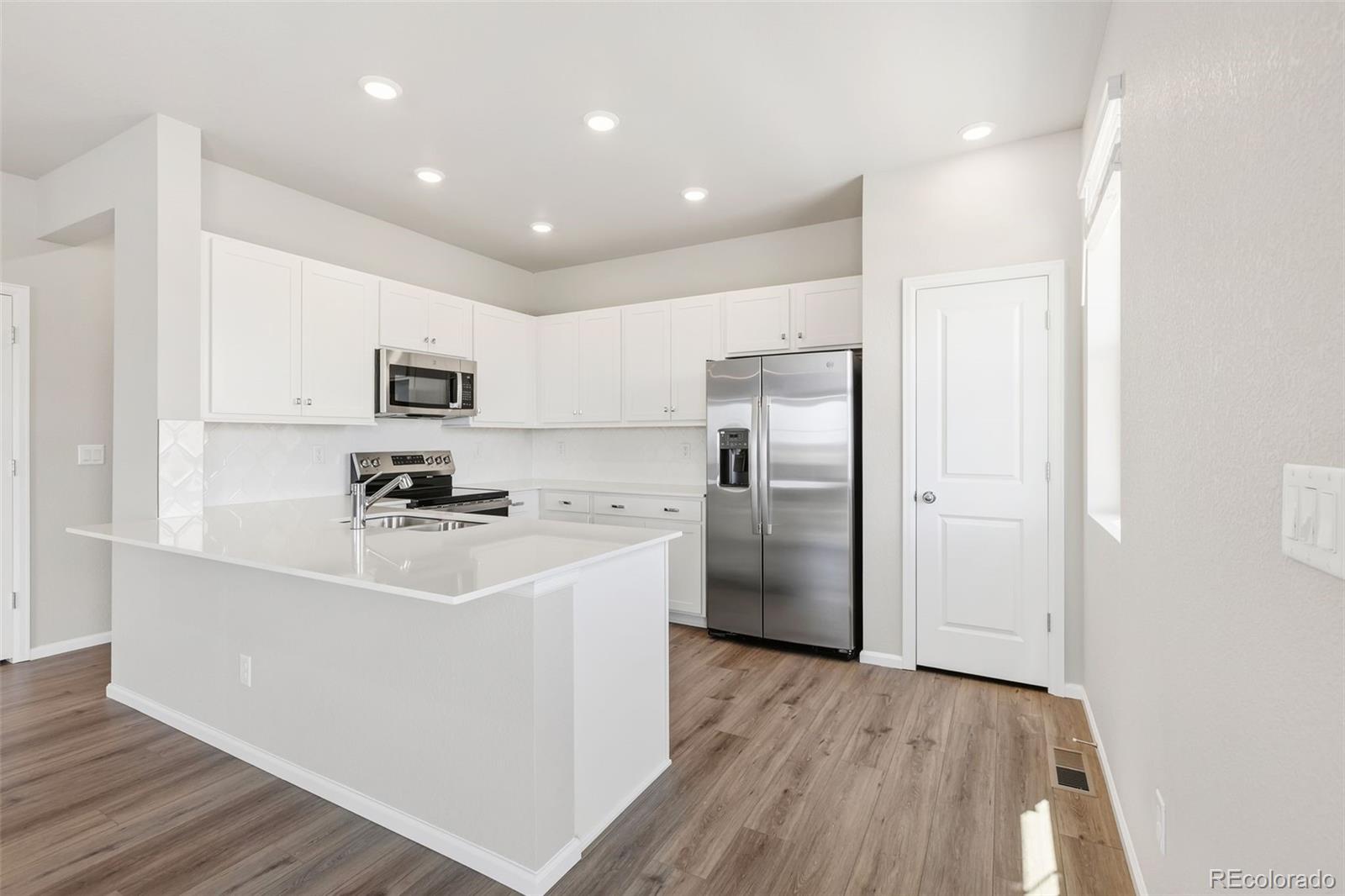 MLS Image #22 for 24116 e 53rd drive,aurora, Colorado