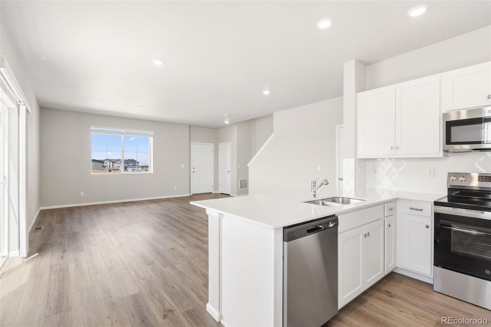 MLS Image #23 for 24116 e 53rd drive,aurora, Colorado
