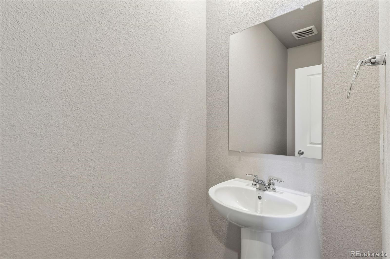 MLS Image #24 for 24116 e 53rd drive,aurora, Colorado