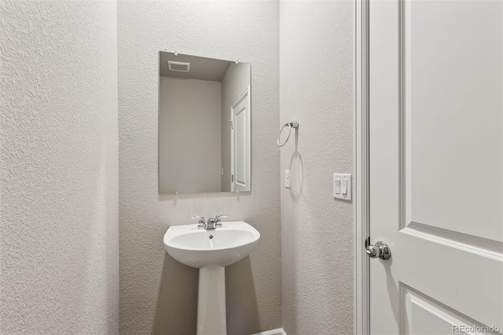 MLS Image #26 for 24116 e 53rd drive,aurora, Colorado