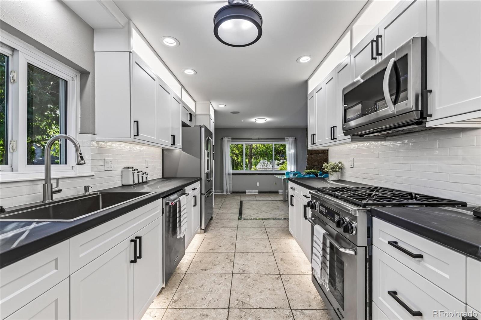 MLS Image #6 for 11199 e wesley avenue,aurora, Colorado