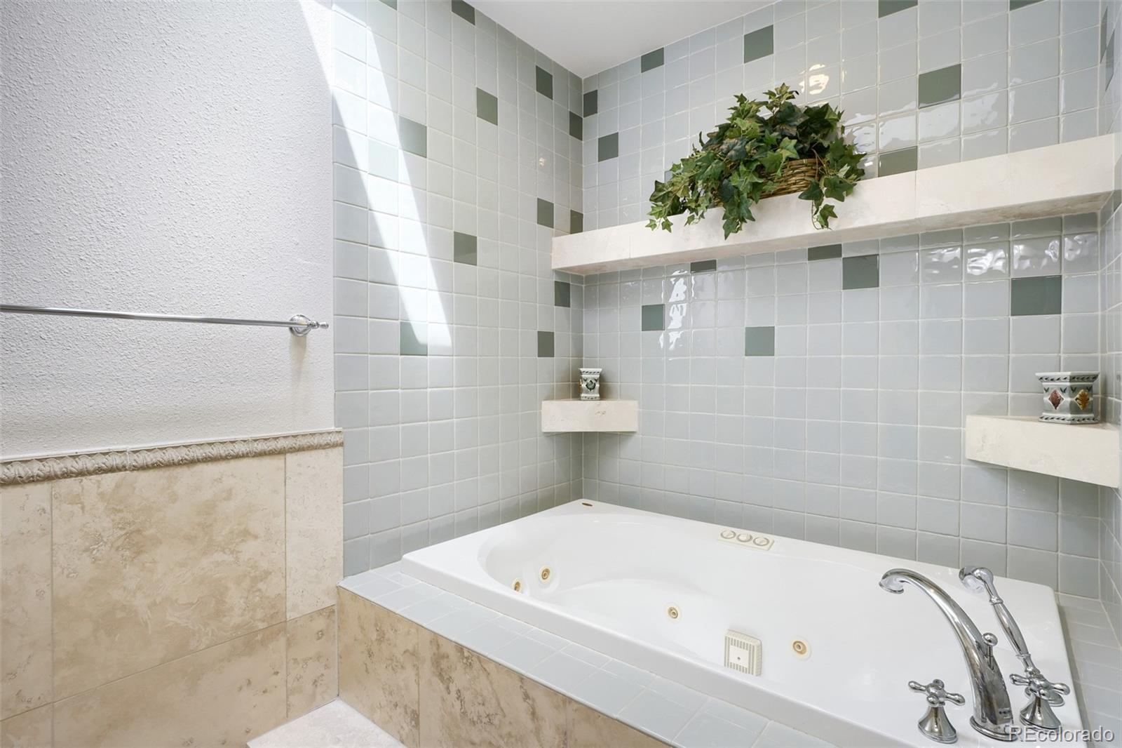 MLS Image #11 for 11821 e cornell circle,aurora, Colorado