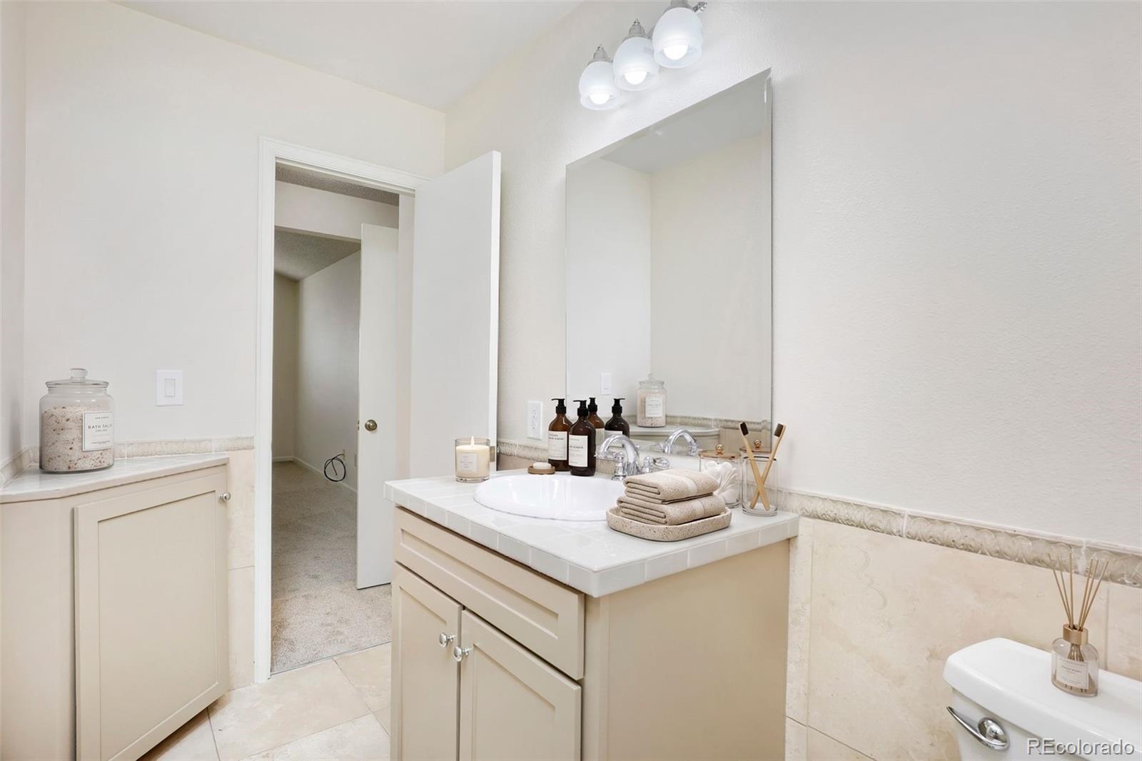 MLS Image #12 for 11821 e cornell circle,aurora, Colorado
