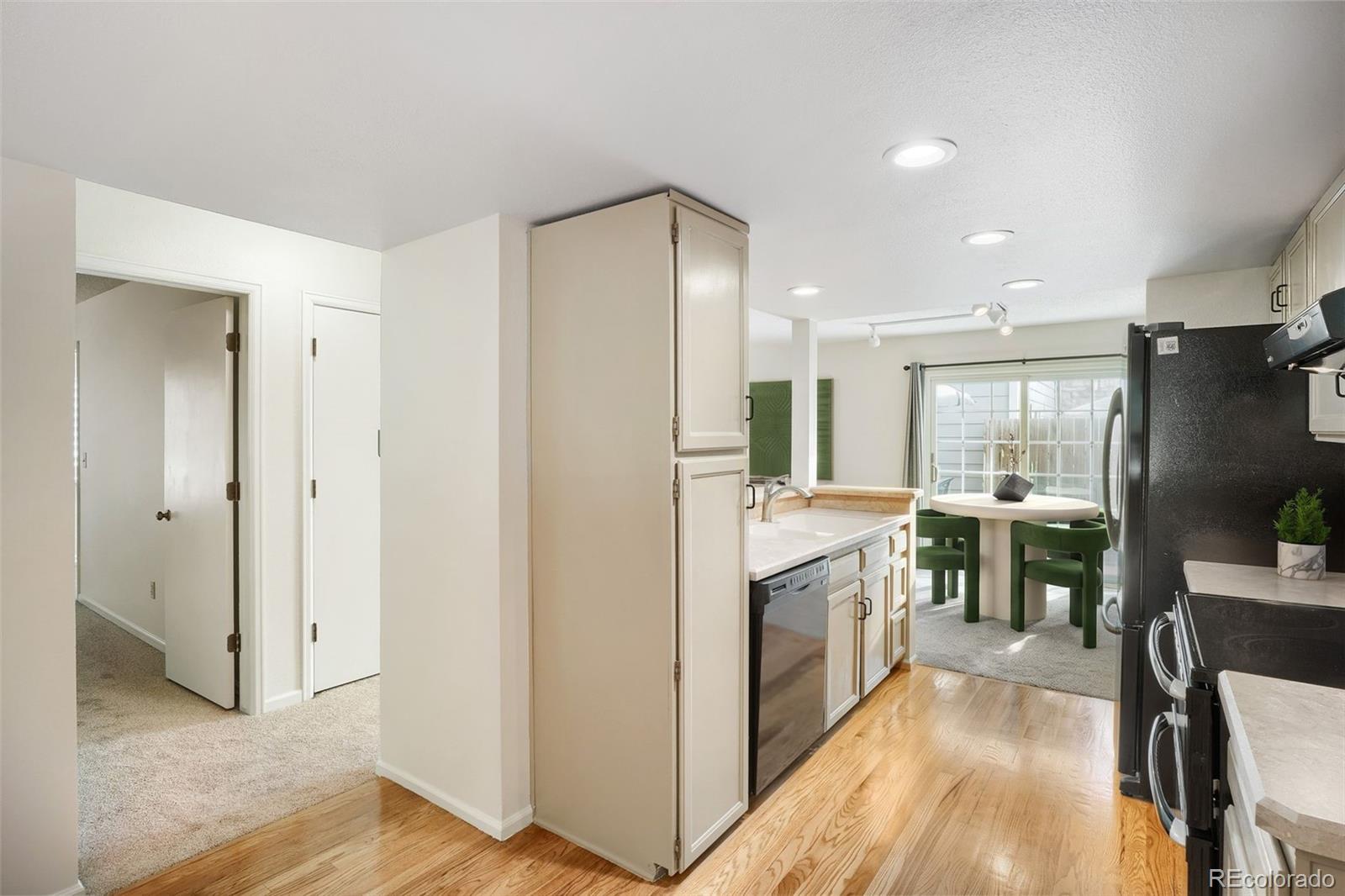 MLS Image #8 for 11821 e cornell circle,aurora, Colorado