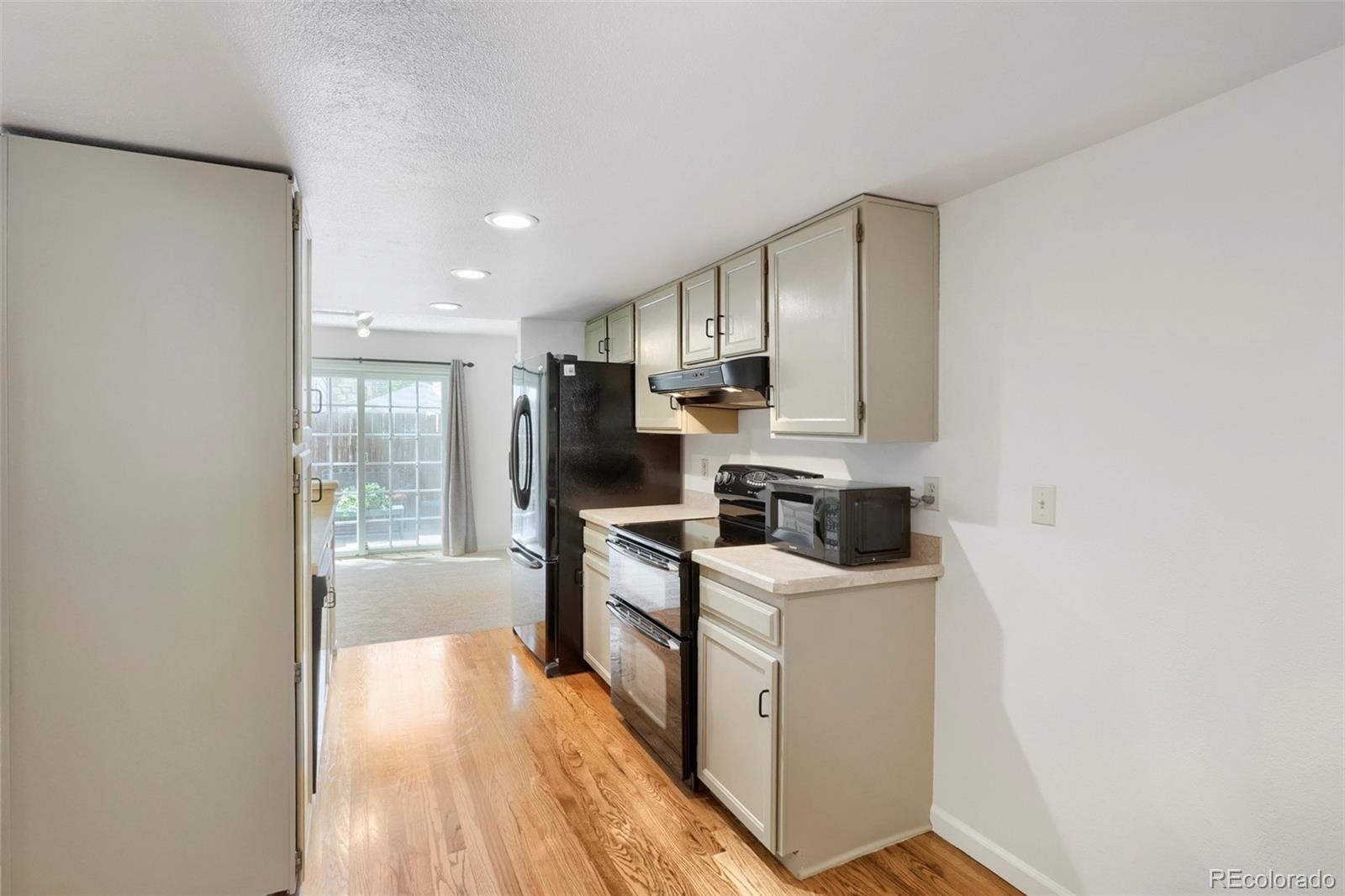 MLS Image #9 for 11821 e cornell circle,aurora, Colorado