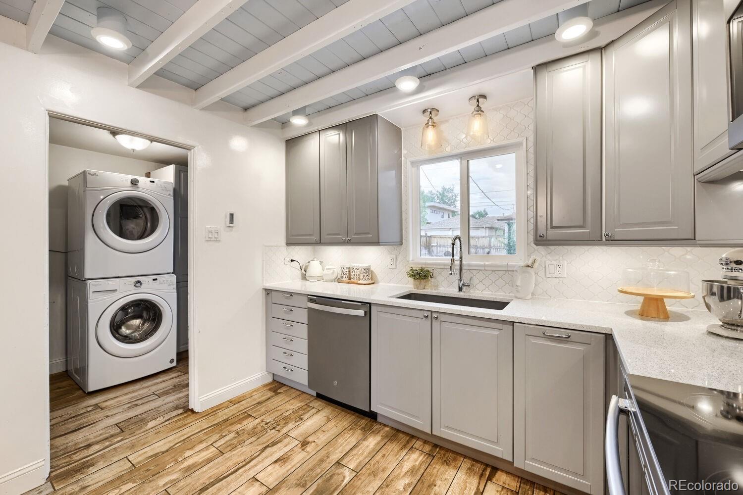 MLS Image #11 for 2124  perry street,denver, Colorado