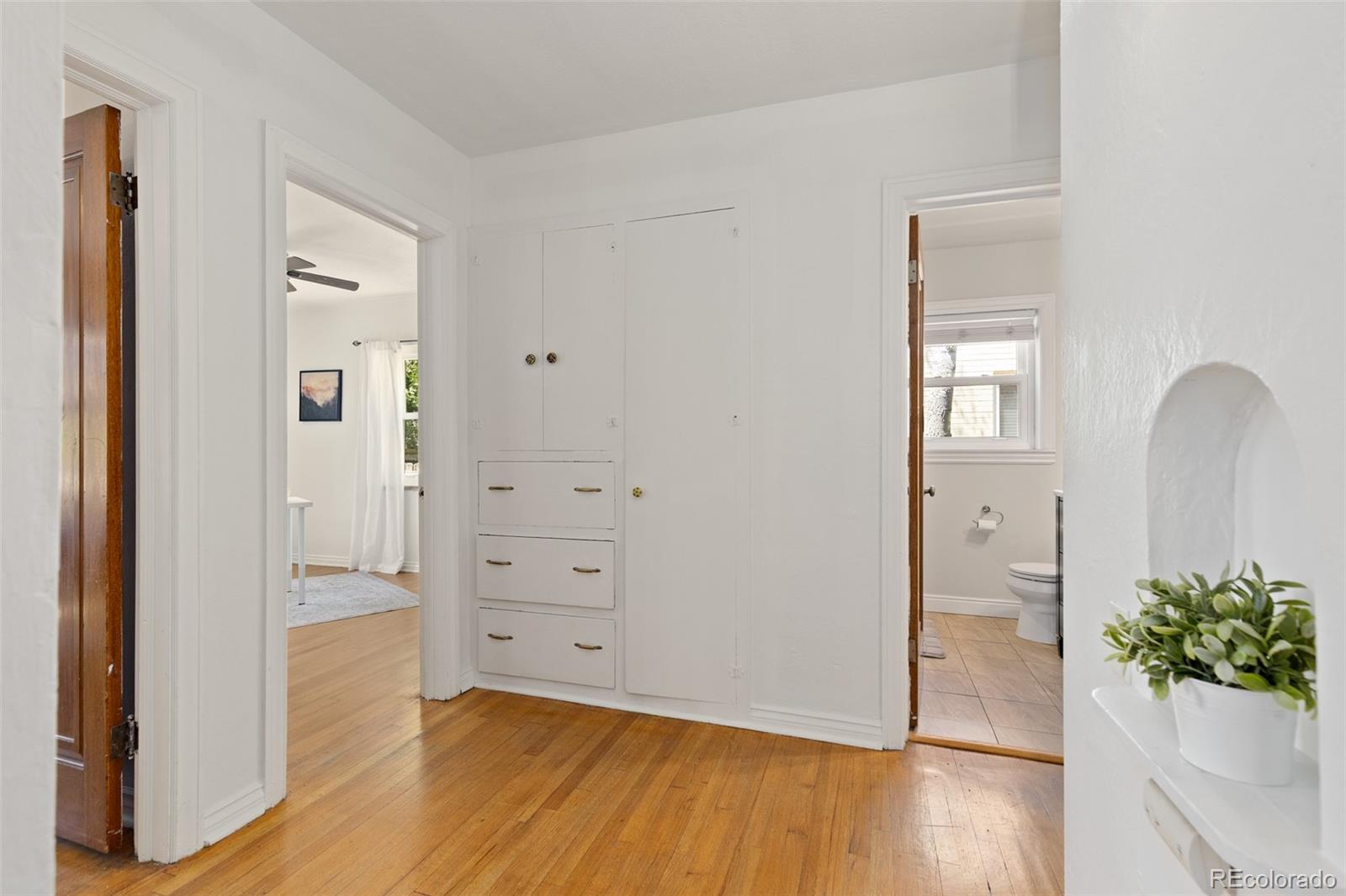 MLS Image #18 for 2315  jasmine street,denver, Colorado