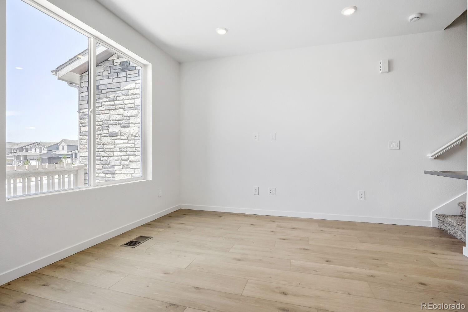 MLS Image #4 for 402 n bersshine court,watkins, Colorado