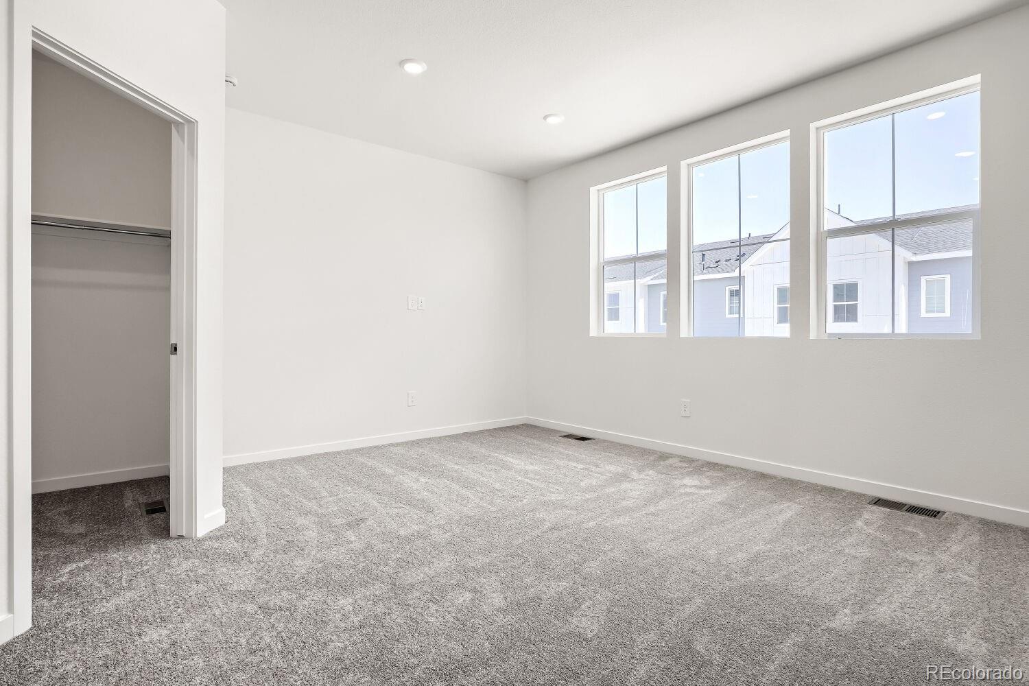 MLS Image #8 for 402 n bersshine court,watkins, Colorado