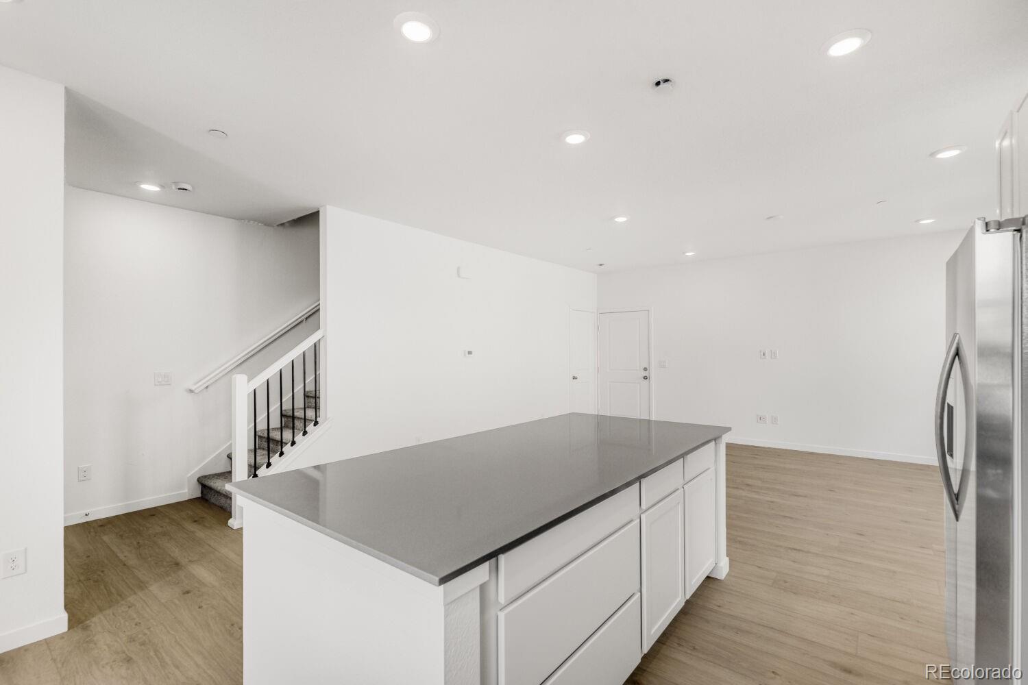 MLS Image #4 for 7639 s mobile way ,centennial, Colorado