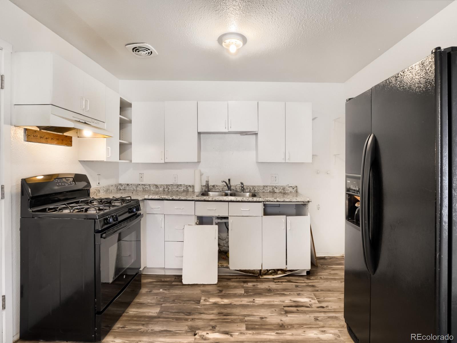 MLS Image #5 for 9629 e 19th avenue,aurora, Colorado
