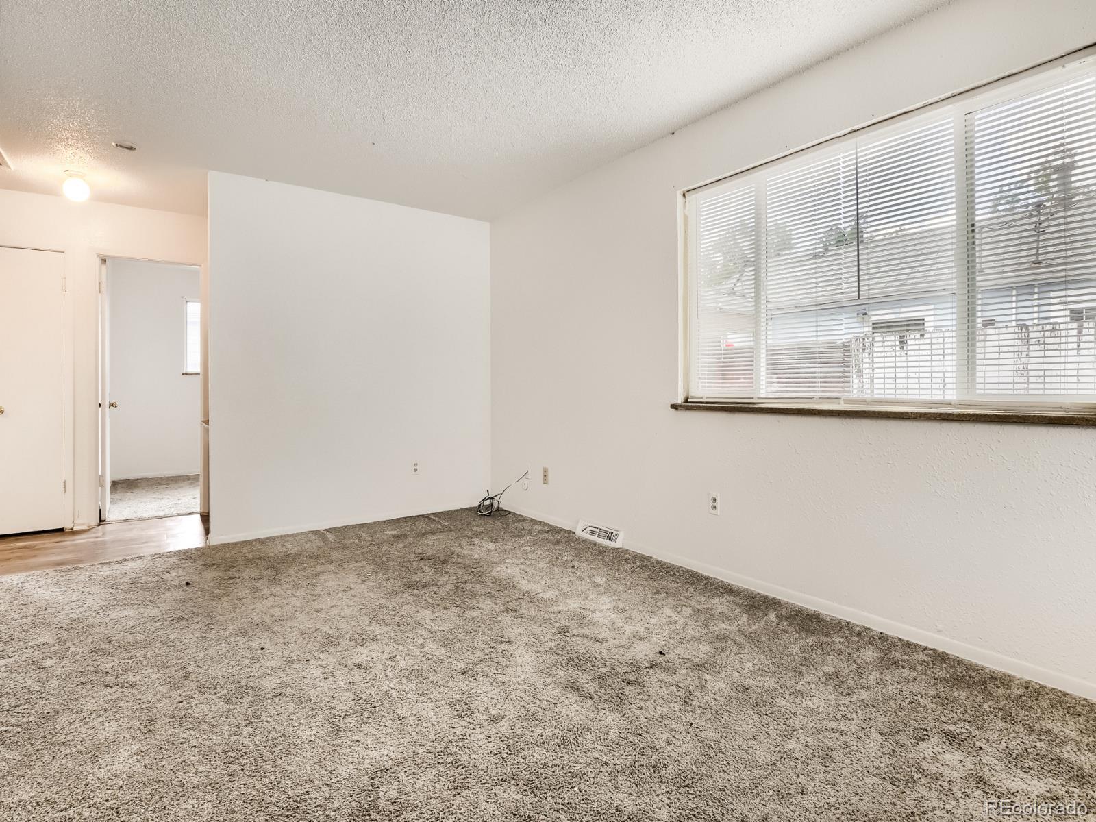 MLS Image #8 for 9629 e 19th avenue,aurora, Colorado