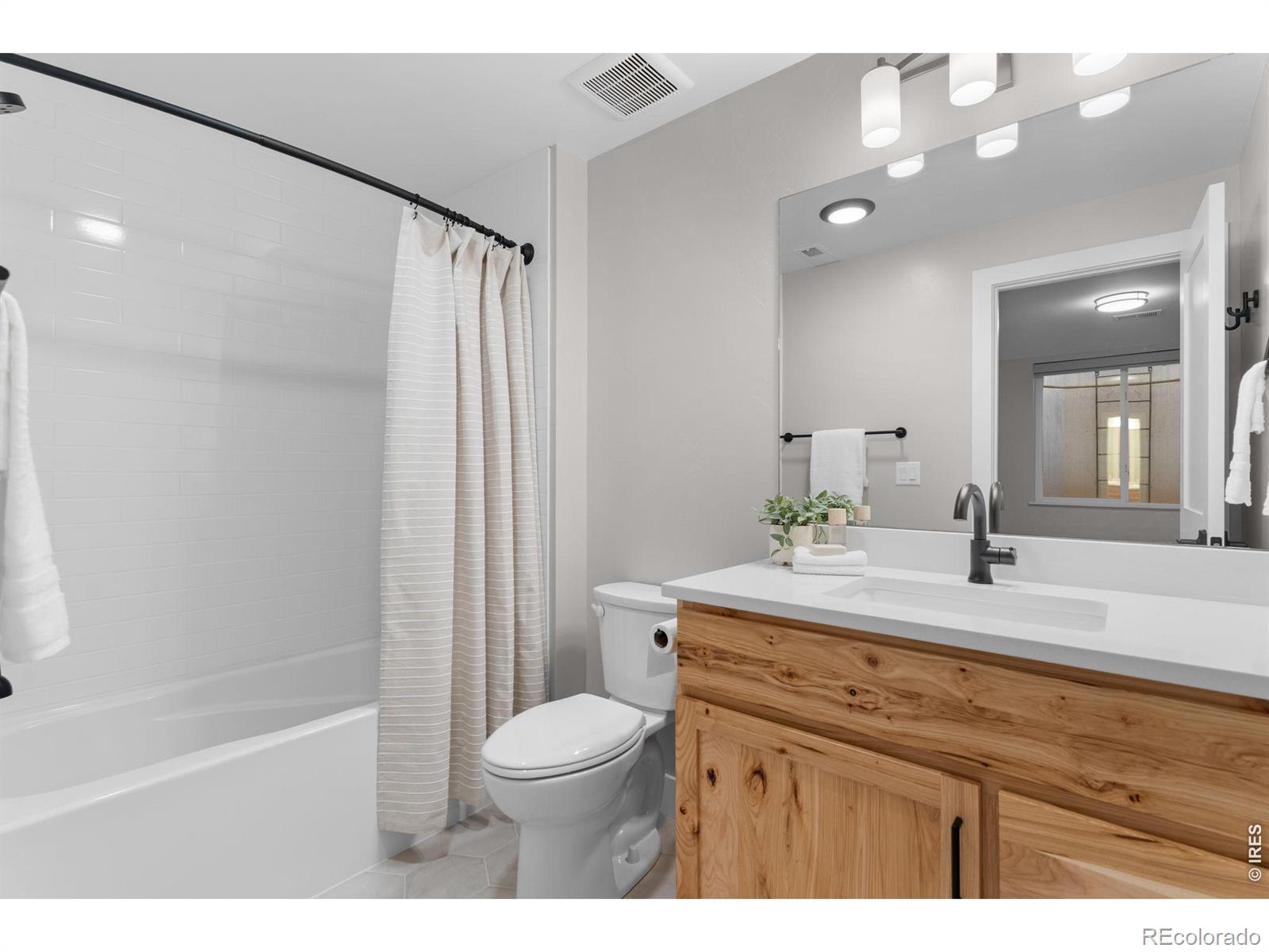 MLS Image #43 for 523  nesting eagles way,berthoud, Colorado