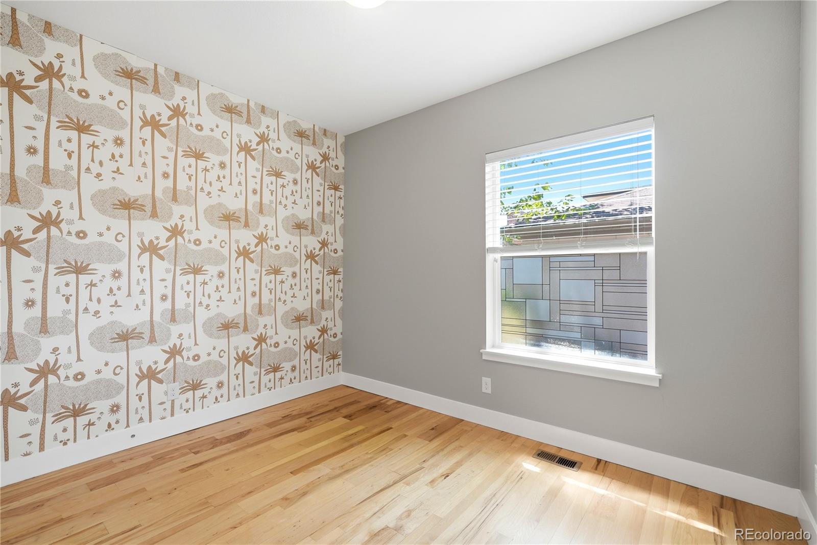MLS Image #15 for 2450 n vine street,denver, Colorado